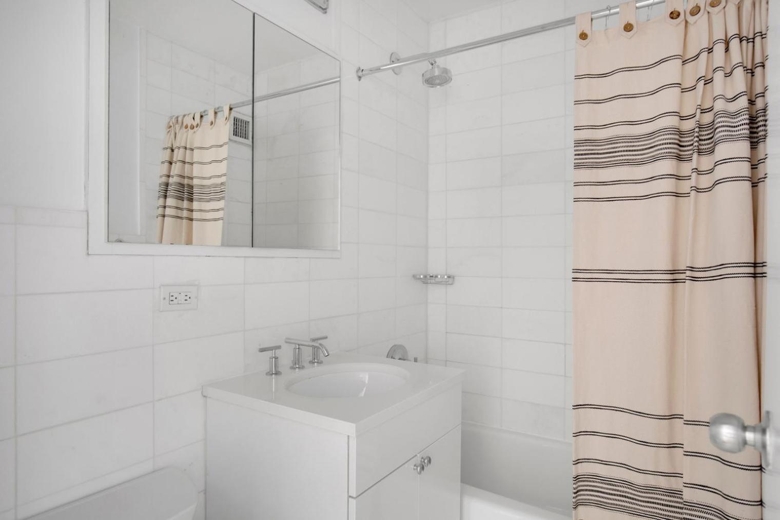 Midtown 1br W Gym Doorman Nr Grand Nyc-745 Apartamento Nova York